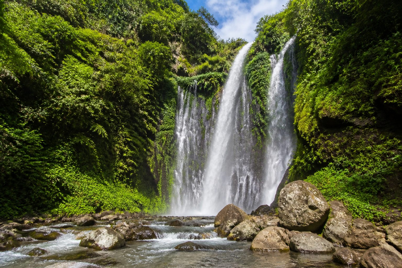 Tiu Kelep Waterfall, Lombok